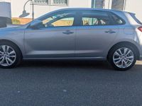 Gebraucht Hyundai i30 Trend 120 PS (88 kW) 2022 Silber Limousine