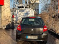 Second-hand Renault Clio III 75 CP (55 kW) 2007 Negru Hatchback
