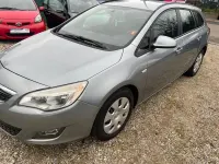 Gebraucht Opel Astra 95 PS (69 kW) 2011 Silber Kombi