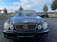 Gebraucht Mercedes E500 Avantgarde 306 PS (225 kW) 2002 Blau Limousine
