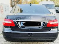Gebraucht Mercedes E250 204 PS (150 kW) 2011 Schwarz Limousine