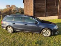 Gebraucht VW Passat Comfortline 140 PS (102 kW) 2012 Blau Limousine