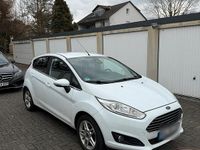 Gebraucht Ford Fiesta 100 PS (73 kW) 2014 Weiß Kleinwagen