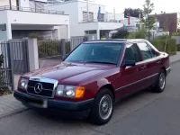 Gebraucht Mercedes E230 133 PS (97 kW) 1987 Rot Limousine
