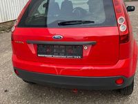 Gebraucht Ford Fiesta 60 PS (44 kW) 2007 Rot Kleinwagen