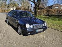 Second-hand Mercedes E280 193 CP (141 kW) 1996 Albastru Berlinǎ