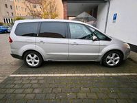 Gebraucht Ford Galaxy 140 PS (102 kW) 2007 Silber Van / Kleinbus