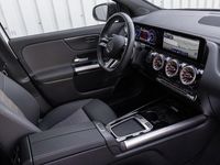 Gebraucht Mercedes EQA300 Night 167 kW (228 PS) 2024 Weiss polarweiss SUV