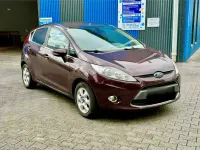 Gebraucht Ford Fiesta 95 PS (69 kW) 2011 Braun Kleinwagen