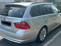 Gebraucht BMW 318 2011 Silber Kombi
