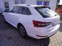 Gebraucht Skoda Superb Style 190 PS (139 kW) 2022 Moonweiß Kombi