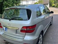 Gebraucht Mercedes B160 95 PS (69 kW) 2009 Grau Van / Kleinbus
