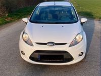Gebraucht Ford Fiesta Titanium 82 PS (60 kW) 2011 Weiß Kleinwagen