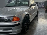 Gebraucht BMW 320 Sport Line 150 PS (110 kW) 1998 Silber Limousine
