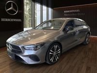 Gebraucht Mercedes CLA200 Shooting Brake Progressive 163 PS (119 kW) 2025 Mountaingrau Kombi