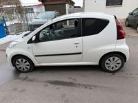 Gebraucht Peugeot 107 68 PS (50 kW) 2012 Weiß Kleinwagen
