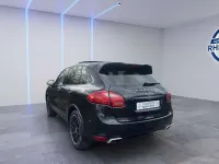Gebraucht Porsche Cayenne 239 PS (175 kW) 2011 Tiefschwarzmetallic SUV