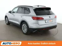 Gebraucht VW Touareg 231 PS (169 kW) 2022 Florettsilber SUV