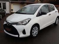 Gebraucht Toyota Yaris Basis 69 PS (50 kW) 2015 Weiß Kleinwagen