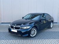 Gebraucht BMW 318 Shadowline 156 PS (114 kW) 2024 Schwarz Limousine