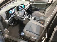 Gebraucht VW Golf VIII Active 150 PS (110 kW) 2023 Deep black perleffekt Limousine