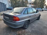 Second-hand Opel Astra 71 CP (52 kW) 1993 Gri Berlinǎ