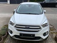 gebraucht Ford Kuga Kuga1.5 TDCi 2x4 Aut. Titanium