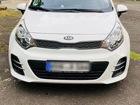 Gebraucht Kia Rio 84 PS (61 kW) 2015 Weiß Limousine