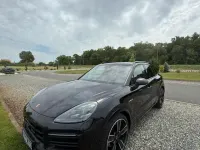 Gebraucht Porsche Cayenne E-Hybrid 462 PS (339 kW) 2020 Schwarz SUV