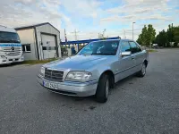 Gebraucht Mercedes C180 Elegance 122 PS (89 kW) 1996 Silber Limousine