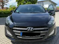 Gebraucht Hyundai i30 Select 99 PS (72 kW) 2017 Schwarz Limousine