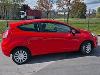 Używany Ford Fiesta Trend 75 KM (55 kW) 2014 Czerwony Hatchback
