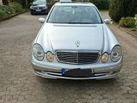Gebraucht Mercedes E500 306 PS (225 kW) 2002 Silber Limousine