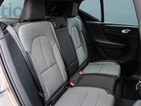 Gebraucht Volvo XC40 Core 163 PS (119 kW) 2024 Beige SUV