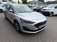 Gebraucht Ford Focus Titanium 120 PS (88 kW) 2022 Silber Kombi