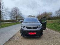 Gebraucht Peugeot Expert 177 PS (130 kW) 2018 Grau Van