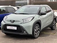 Neu Toyota Aygo X 72 PS (52 kW) 2025 Grün SUV