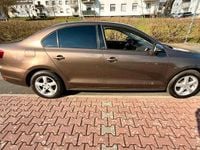 Gebraucht VW Jetta 105 PS (77 kW) 2011 Braun Limousine