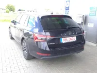 Gebraucht Skoda Superb Style 150 PS (110 kW) 2023 Schwarzmagic perleffekt Kombi