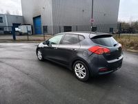 Gebraucht Kia Ceed 135 PS (99 kW) 2012 Grau Kleinwagen