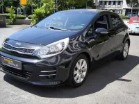 Gebraucht Kia Rio 84 PS (61 kW) 2016 Schwarz Kleinwagen