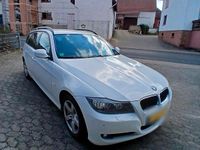 Gebraucht BMW 320 177 PS (130 kW) 2009 Weiß Kombi
