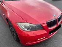Gebraucht BMW 320 170 PS (125 kW) 2008 Rot Limousine