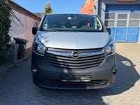 Second-hand Opel Vivaro 145 CP (106 kW) 2017 Argintiu Monovolum