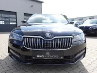 Gebraucht Skoda Superb Ambition 150 PS (110 kW) 2023 Schwarzmagic perleffekt Kombi