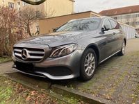 Gebraucht Mercedes E220 194 PS (142 kW) 2018 Grau Kombi