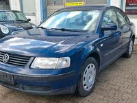 Second-hand VW Passat 100 CP (73 kW) 2000 Albastru Berlinǎ
