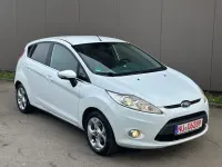 Gebraucht Ford Fiesta Titanium 82 PS (60 kW) 2011 Weiß Limousine