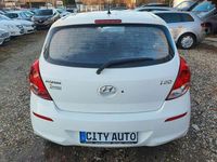 Gebraucht Hyundai i20 Edition 86 PS (63 kW) 2014 Weiß Kleinwagen