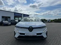 Neu Renault Megane E-Tech Komfort 160 kW (218 PS) 2026 Weiß Limousine